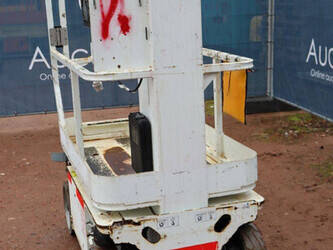 2015-jlg-1230es-1402174-44789897