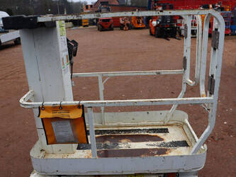 2015-jlg-1230es-1402174-44789901