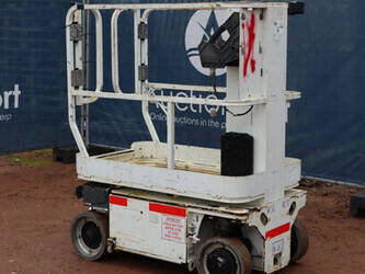 2013-jlg-1230es-1402189-44790321