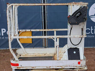 2013-jlg-1230es-1402189-44790325