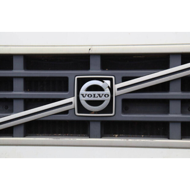 2002 Volvo FM9-44790521