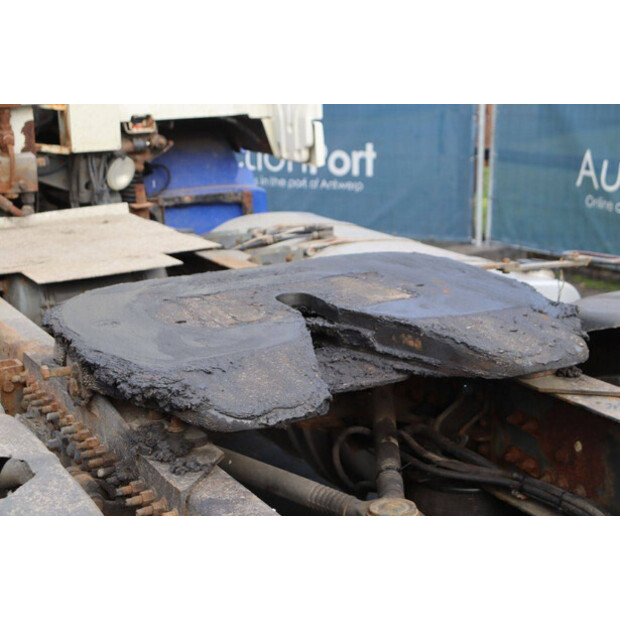 2002 Volvo FM9-44790530