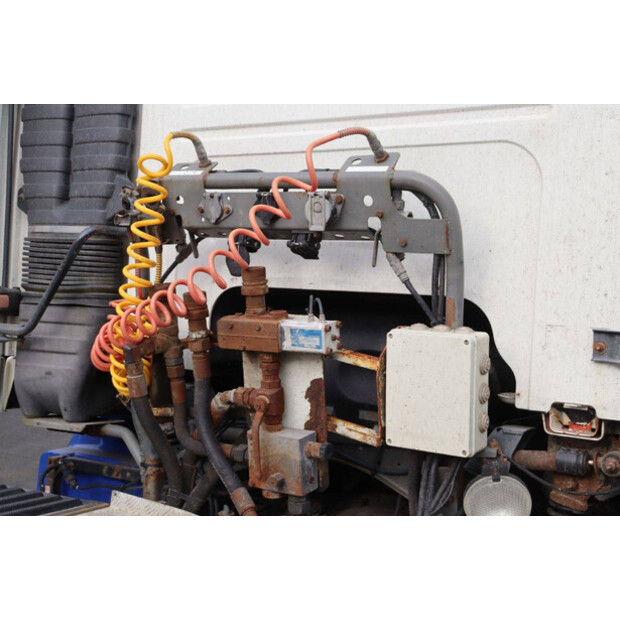 2002 Volvo FM9-44790533