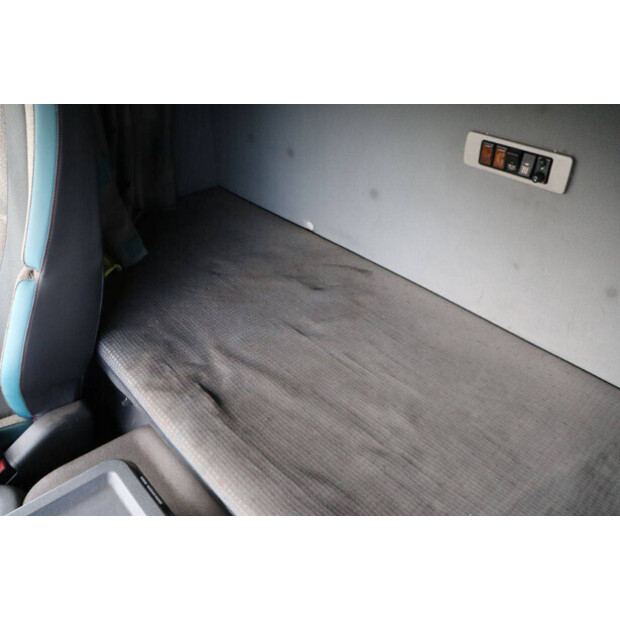 2002 Volvo FM9-44790548