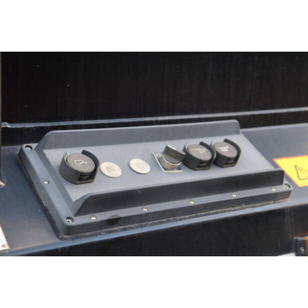 2007 فولفو OTHERS-44790589