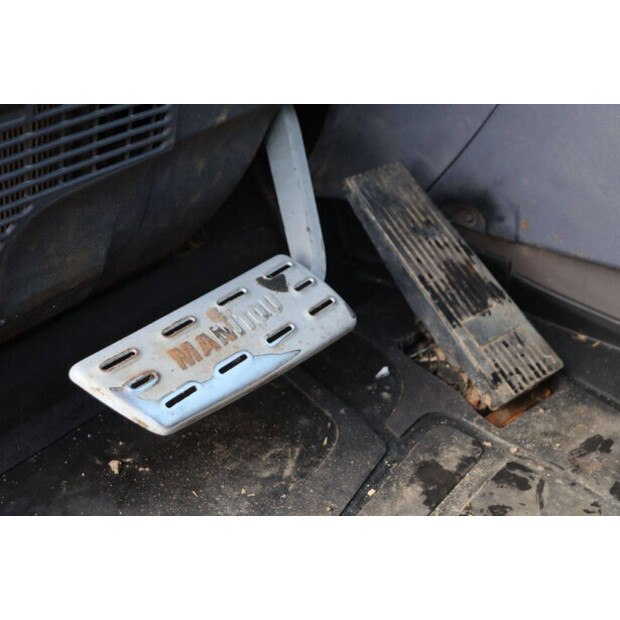 2012 Manitou MLT 840-137-44790827