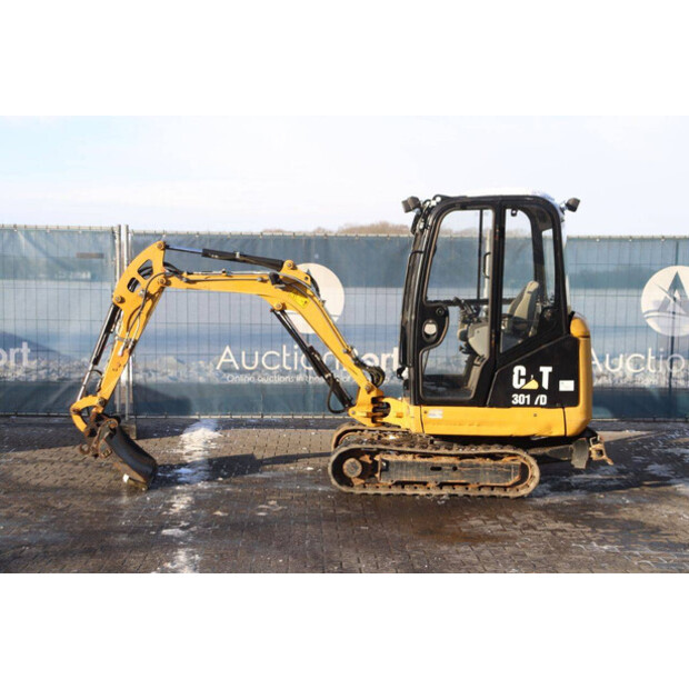 2018 Caterpillar 301.7D-44790888