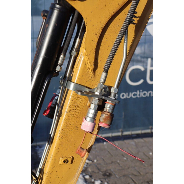 2018 Caterpillar 301.7D-44790899