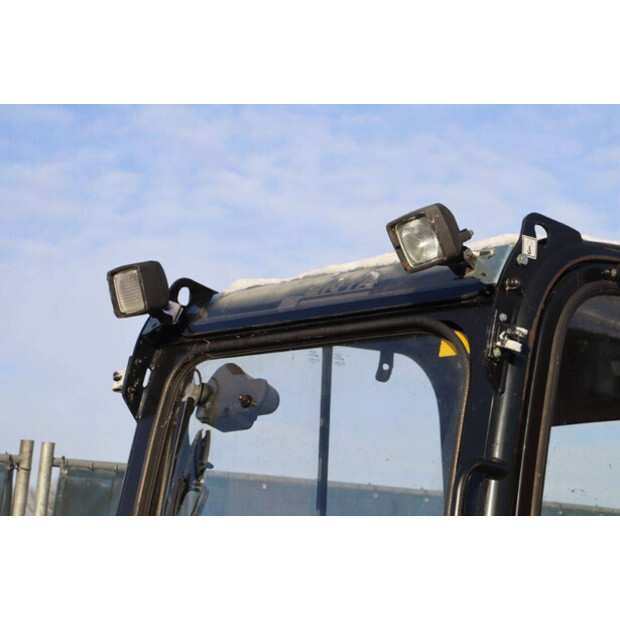 2018 Caterpillar 301.7D-44790902