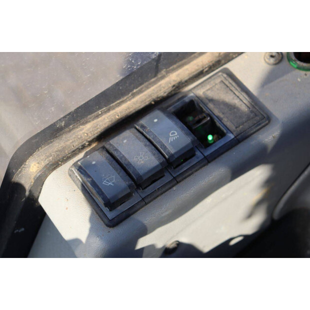 2018 Caterpillar 301.7D-44790916