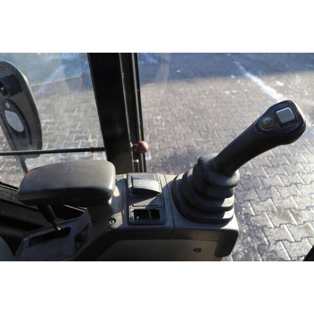 2018 Caterpillar 301.7D-44790920