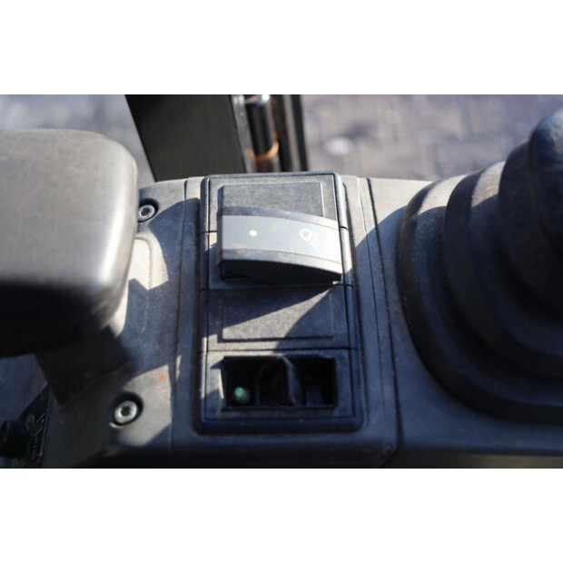 2018 Caterpillar 301.7D-44790922