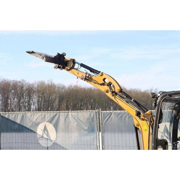 2018 Caterpillar 301.7D-44790930