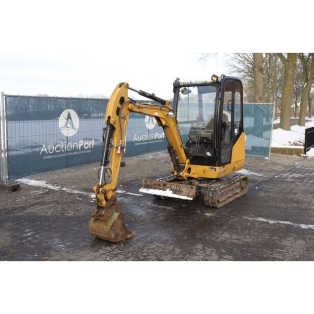 2018 كاتربيلر 301.7D-44791492