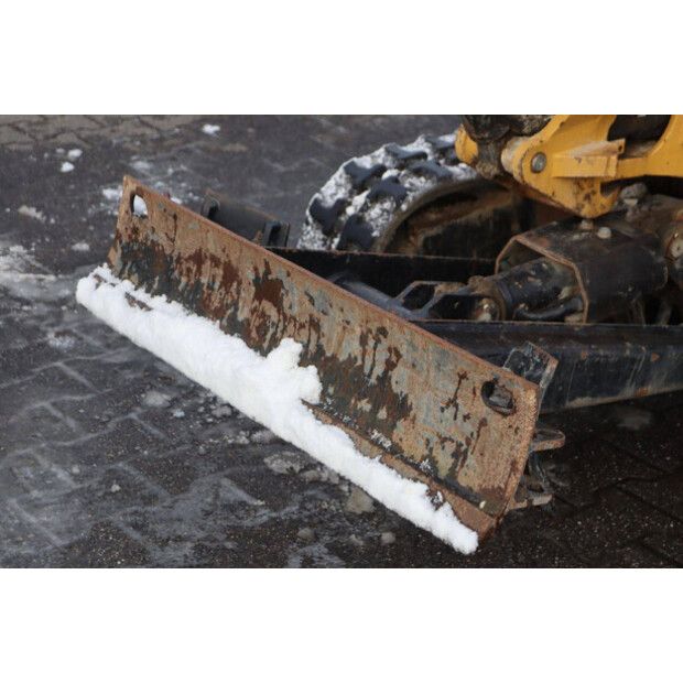 2018 كاتربيلر 301.7D-44791499