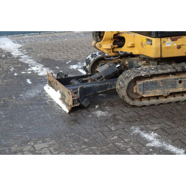 2018 كاتربيلر 301.7D-44791527