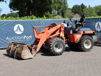 2011-kubota-r520nh-1402236-44791575