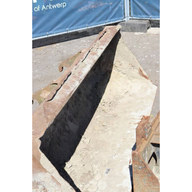 2011 كوبوتا R520NH-44791580