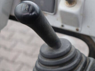 2013-takeuchi-tb219-1402241-44791792