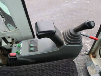 2013-takeuchi-tb219-1402241-44791796