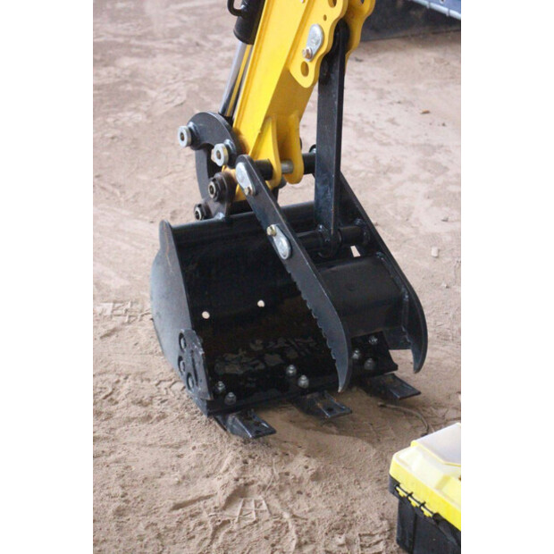 2024 إيه جي تي إندستريال QH13R-44792007