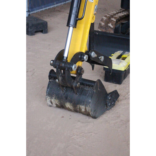 2024 إيه جي تي إندستريال QH13R-44792009