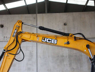 2018-jcb-js131lc-1402250-44792038