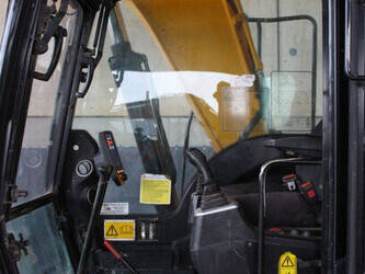 2018-jcb-js131lc-1402250-44792057