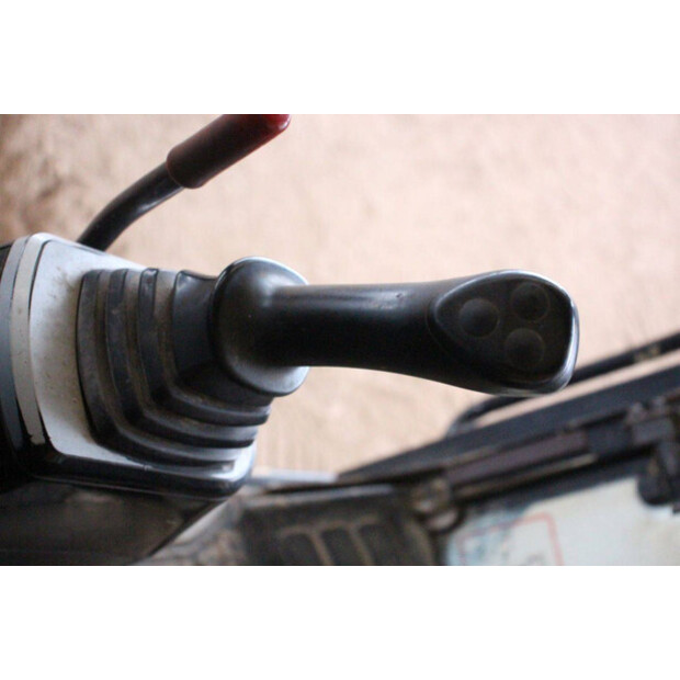 2018 JCB JS131LC-44792062