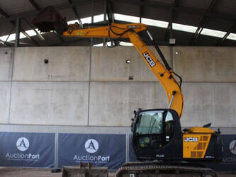 2018-jcb-js131lc-1402250-44792064