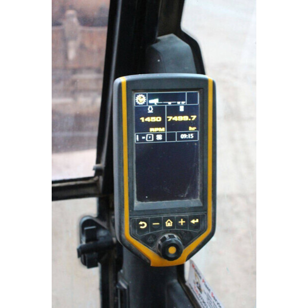 2018 JCB JS131LC-44792067