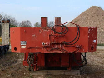 1992-svp-12-48-3-1402275-44792851