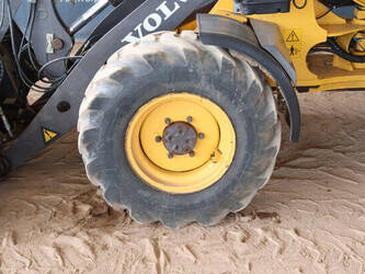 2010-volvo-l25f-p-1402276-44792889