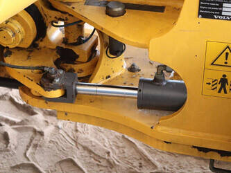 2010-volvo-l25f-p-1402276-44792893