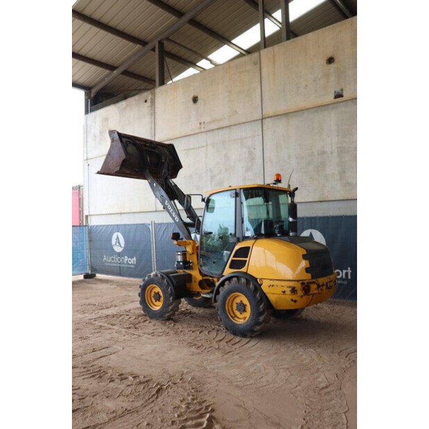 2010 Volvo L25F-P-44792909