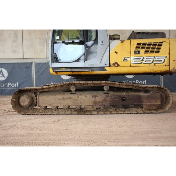 2007 New Holland E265-44793112