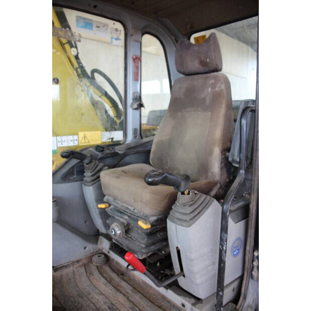 2007 New Holland E265-44793121
