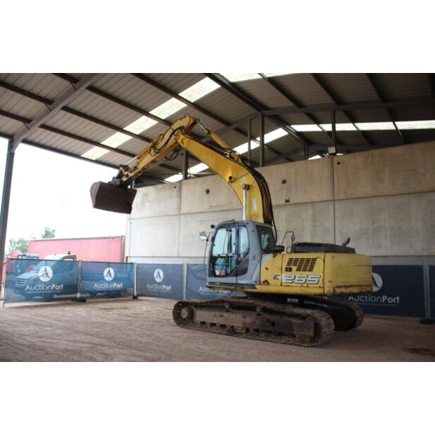 2007 New Holland E265-44793130