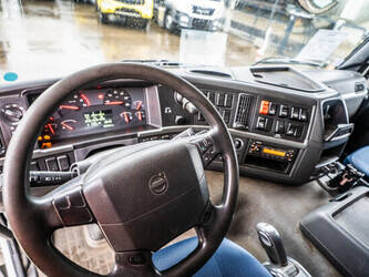 2009-volvo-fm500-1402310-44793557