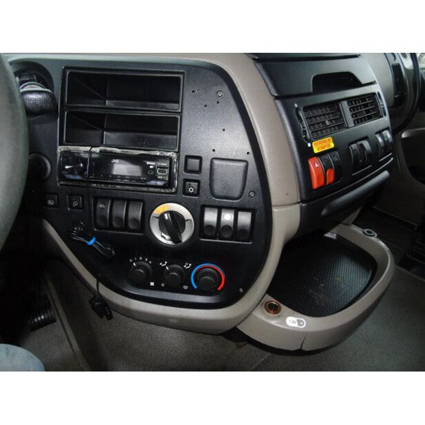 2012 داف XF 105.410-44793785