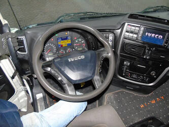 2013-iveco-stralis-460-1402074-44793873