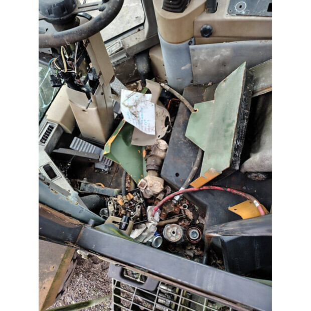 2001 كاس 821C-44793912