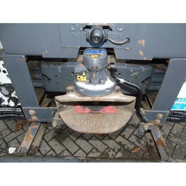 2018 فولفو FMX 500-44793925