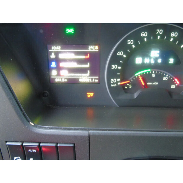 2018 فولفو FMX 500-44793942