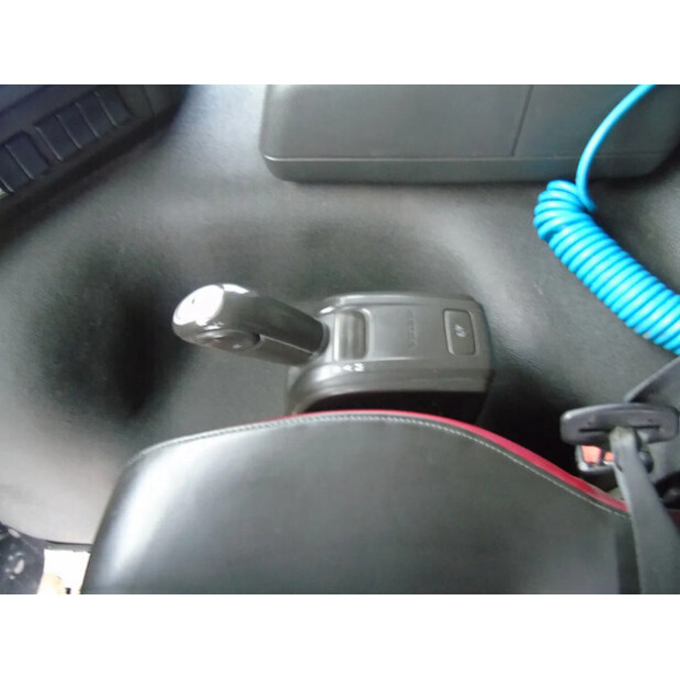 2018 فولفو FMX 500-44793951