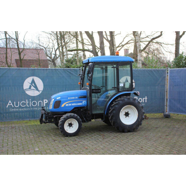 2017 New Holland Boomer 35-44794178