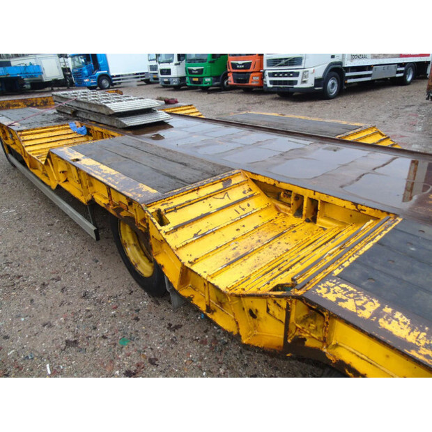 2002 جي إس 3 AXLES-44794361