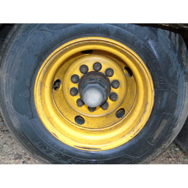 2002 جي إس 3 AXLES-44794373