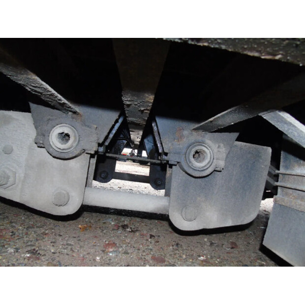 2002 جي إس 3 AXLES-44794377