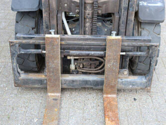 2011-yale-glp25vx-f2170-1402345-44794501